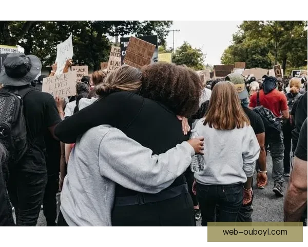 任何行为都不能成种族歧视借口